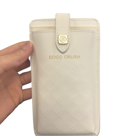 CHANEL Coco Crush White Phone Case Holder with Crossbody Strap NWT - Picture 3 of 4